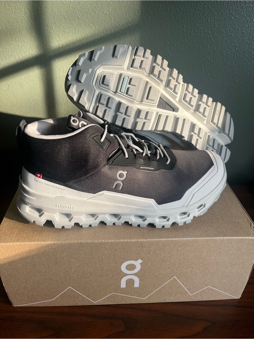 On Cloudhero Mid Waterproof Black White big kid Youth 4Y Sneakers NIB